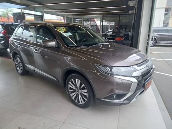MITSUBISHI OUTLANDER 2.2 MIVEC DI-D DIESEL HPE-S AWD AUTOMÁTICO